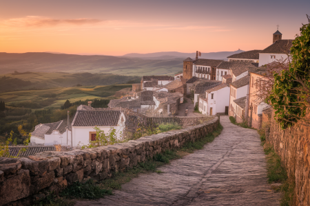 monsaraz-village-medieval-maisons-blanches
