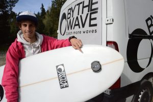 By The Wave, le boîtier qui dirt quand il faut bondir sur sa planche de surf. © TopSud News