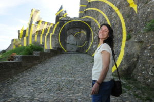 L'artiste suisse Felice Varini signe l'installation picturale de la Cité de Carcassonne pour célébrer 20 ans d'inscription au Patrimoine de l' Unesco